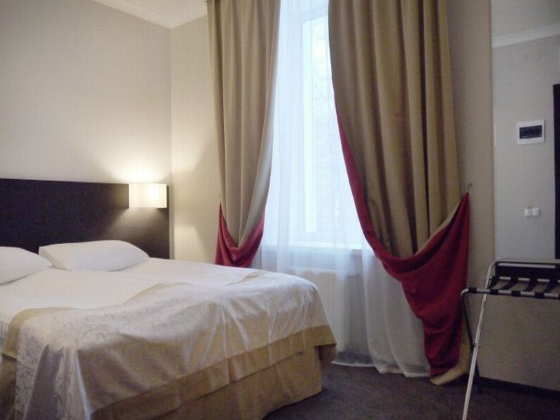 Optima Collection Kharkiv Hotel Room photo